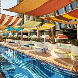 4* Hotel Mama Shelter